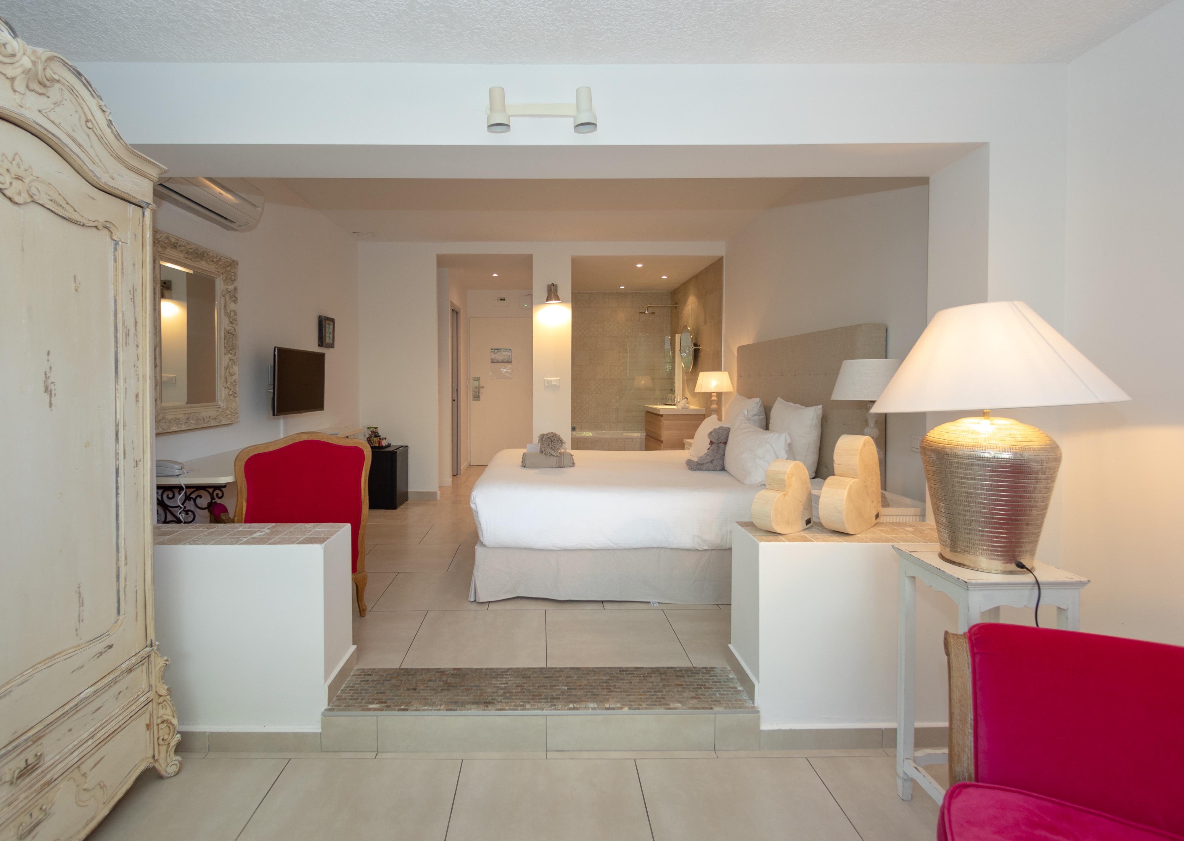 Hotel Font Mourier Cogolin Bagian luar foto