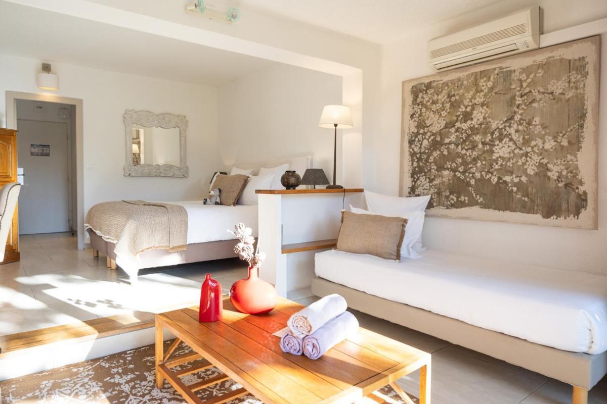 Hotel Font Mourier Cogolin Bagian luar foto