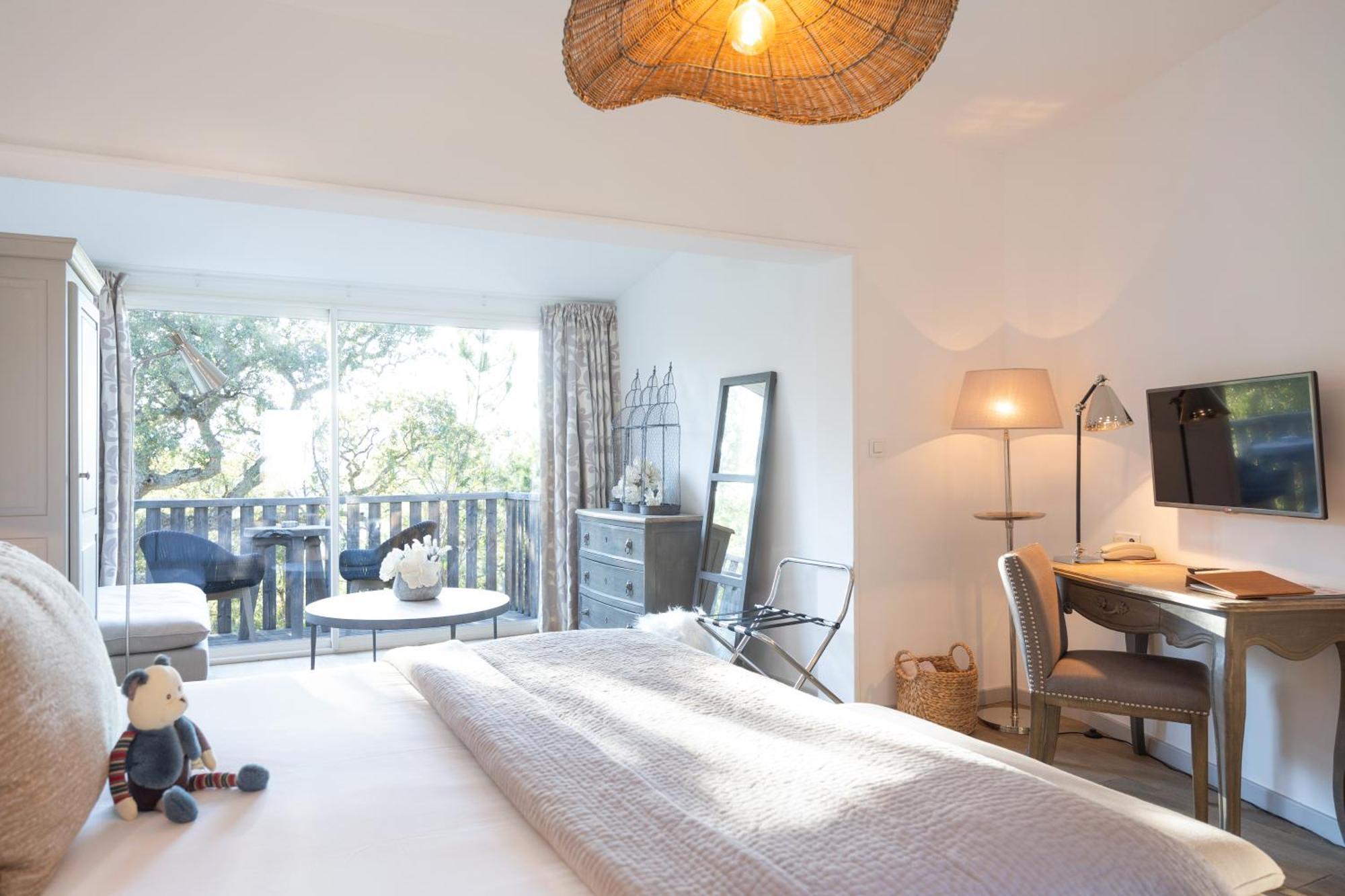 Hotel Font Mourier Cogolin Bagian luar foto