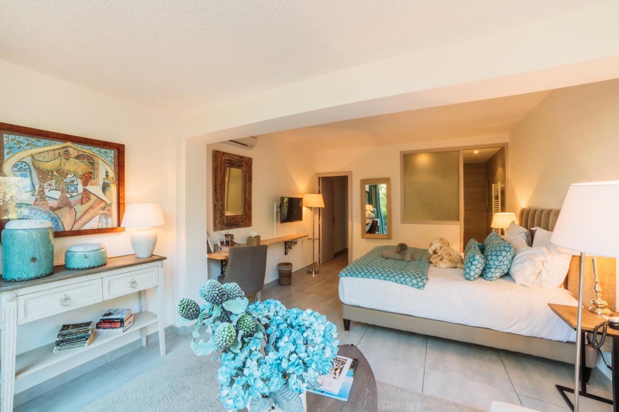Hotel Font Mourier Cogolin Bagian luar foto