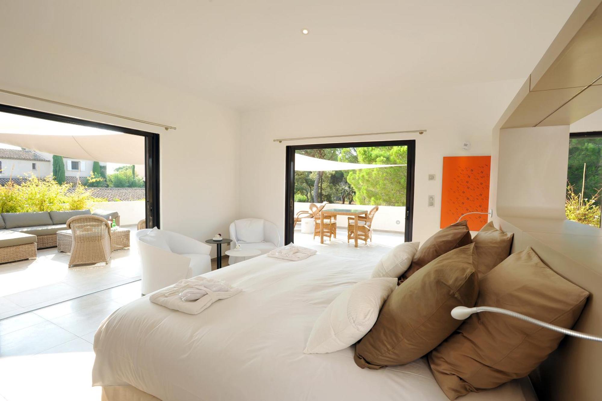 Hotel Font Mourier Cogolin Bagian luar foto