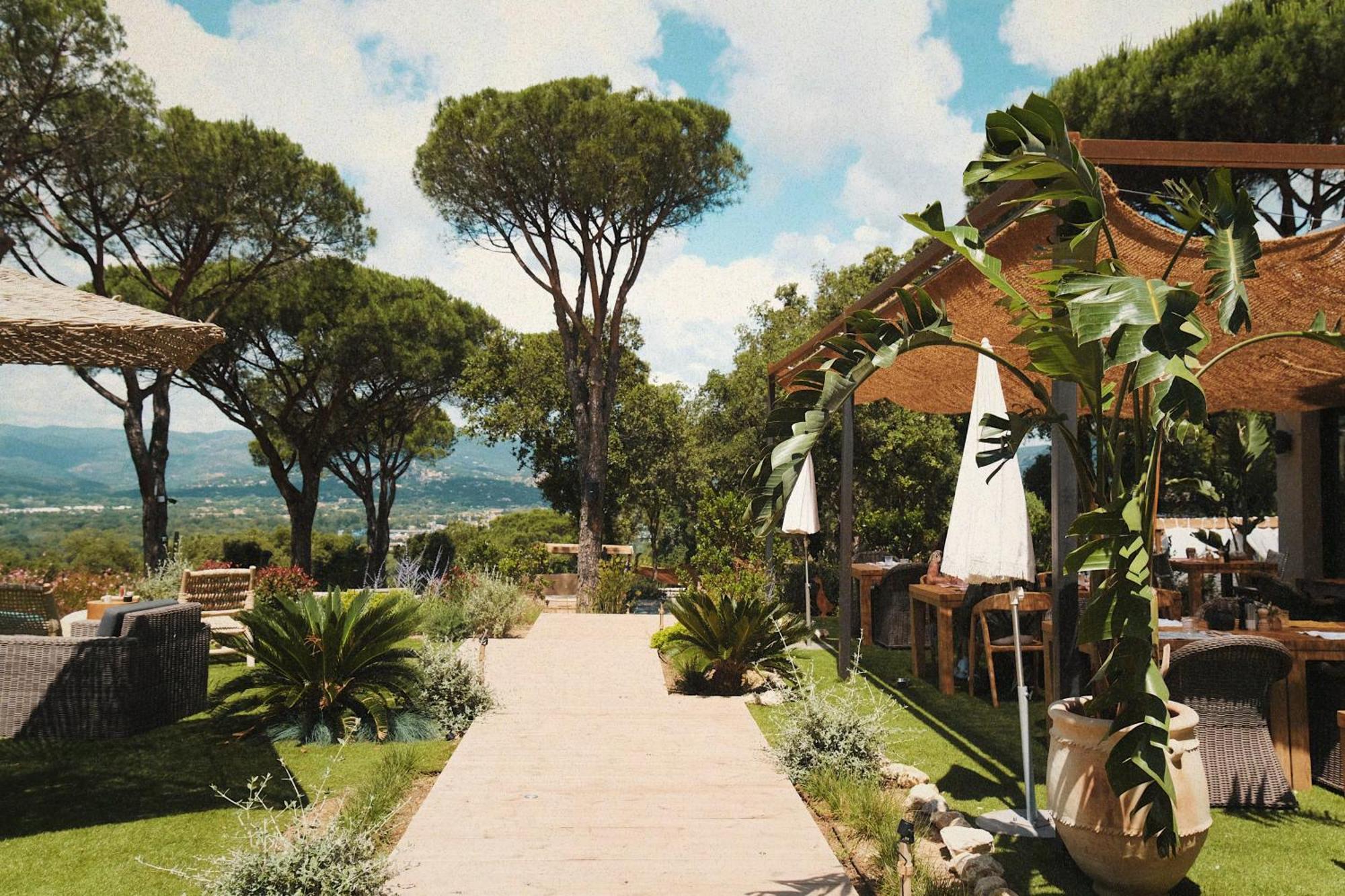 Hotel Font Mourier Cogolin Bagian luar foto